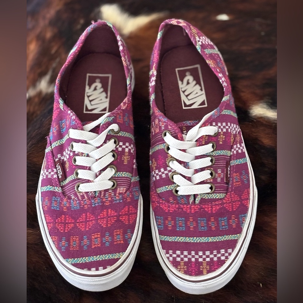 Vans Authentic Aztec, Size 9